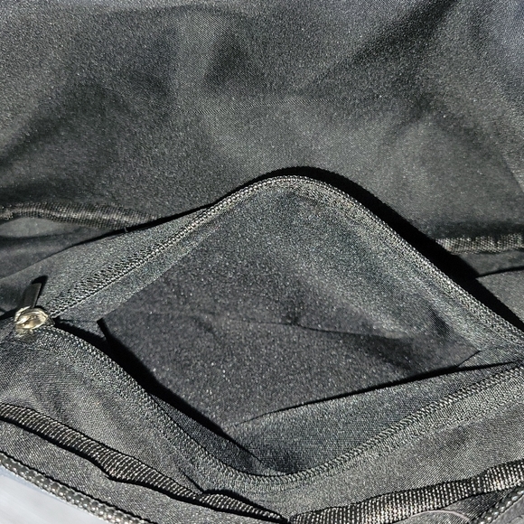 FENTY BEAUTY Quilted  PUFFER BAG (Crossbody) online exclusive! NEW - Picture 14 of 15